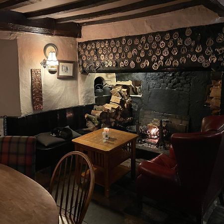 The Tuckers Arms Bed & Breakfast Аксминстър Екстериор снимка