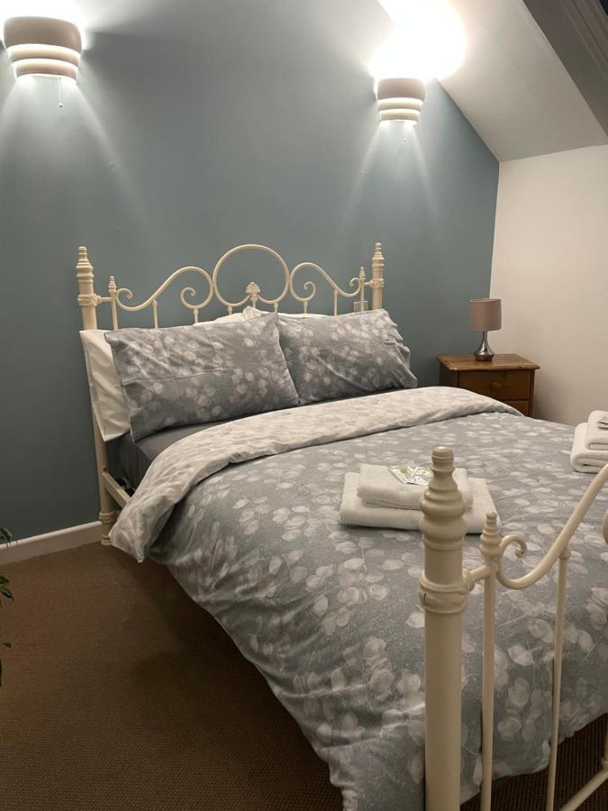 The Tuckers Arms Bed & Breakfast Аксминстър Екстериор снимка